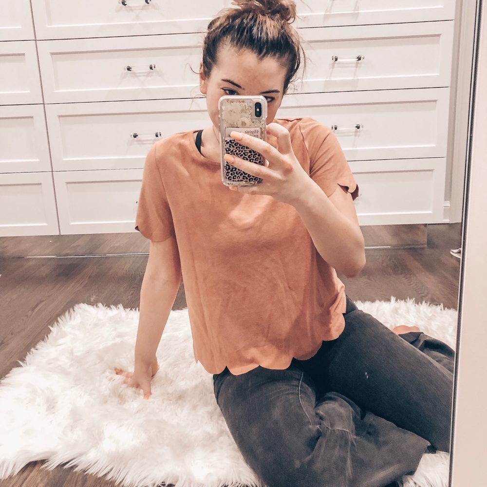 Scalloped pink top